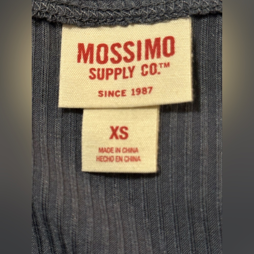 Mossimo Top - Picture 4 of 6